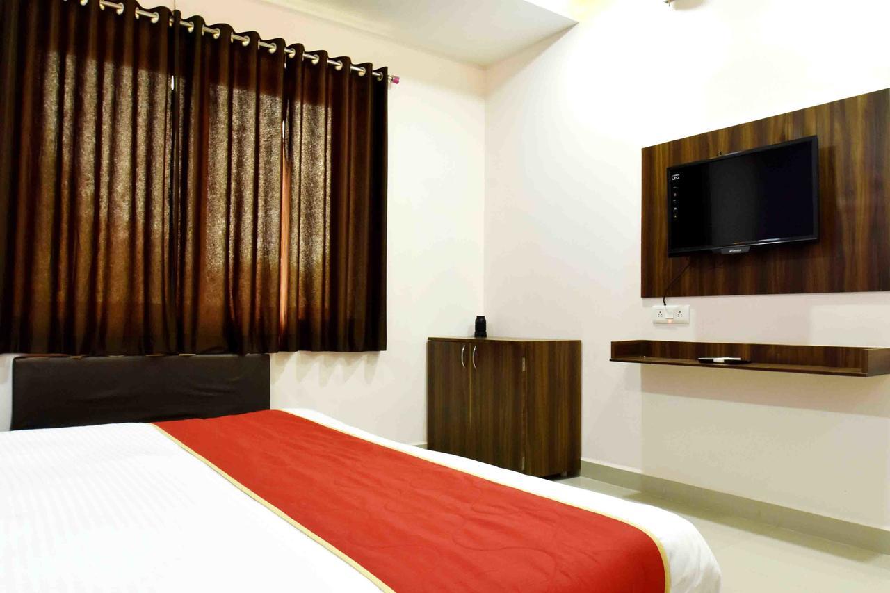 Hotel Hori Palace Ujjain Exteriör bild