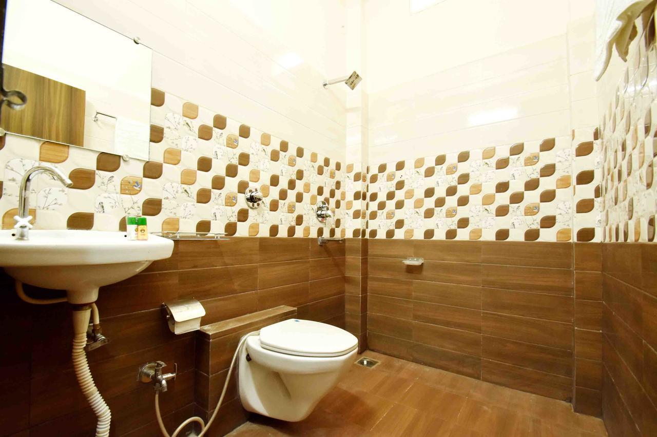 Hotel Hori Palace Ujjain Exteriör bild