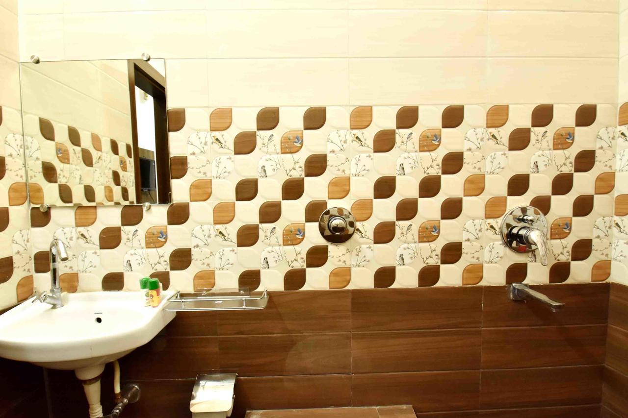 Hotel Hori Palace Ujjain Exteriör bild